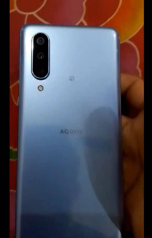 Aquos Zero 5G 3