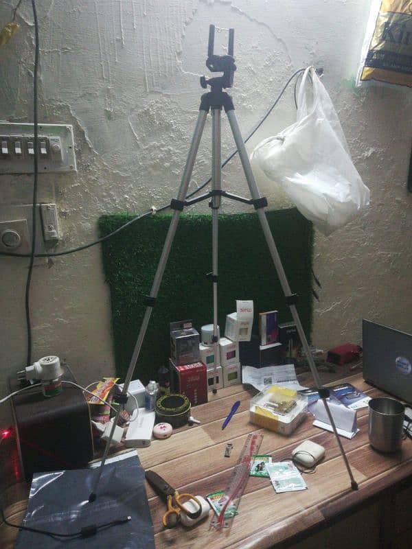 Tripod stand 3.5 feet 1