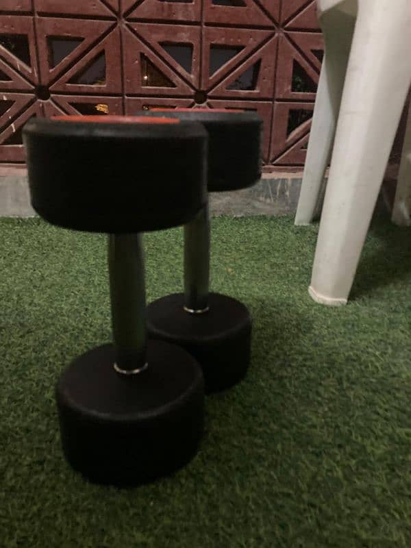 5kg dumbell available condition 9/10 3