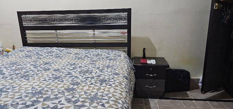 iron bed in good condition, without mattress. 2