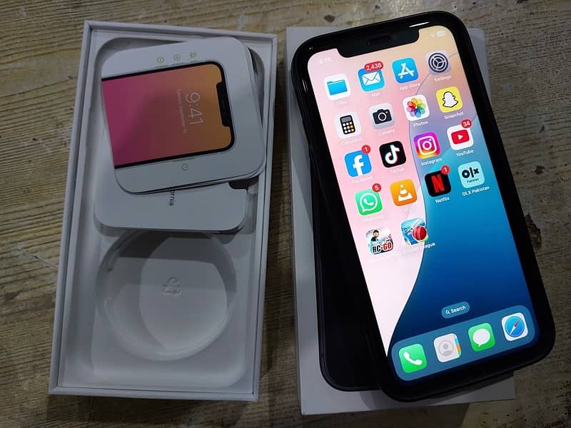 iphone 11 64gb waterpack with box 0