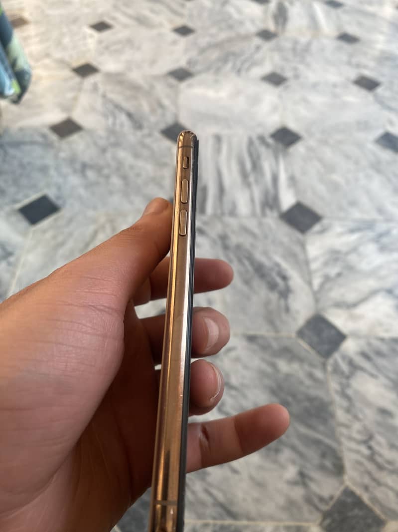 Iphone xs 64 gb pta approved 1