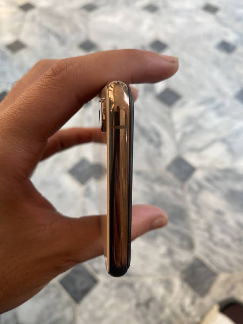 Iphone xs 64 gb pta approved 5