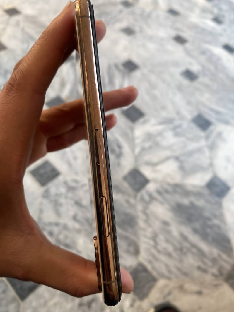 Iphone xs 64 gb pta approved 6