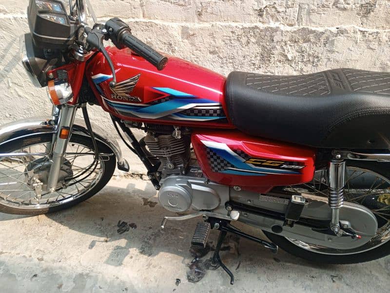 Honda 125 (2024) (RED) 1