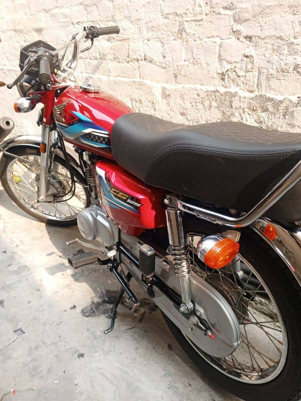 Honda 125 (2024) (RED) 8