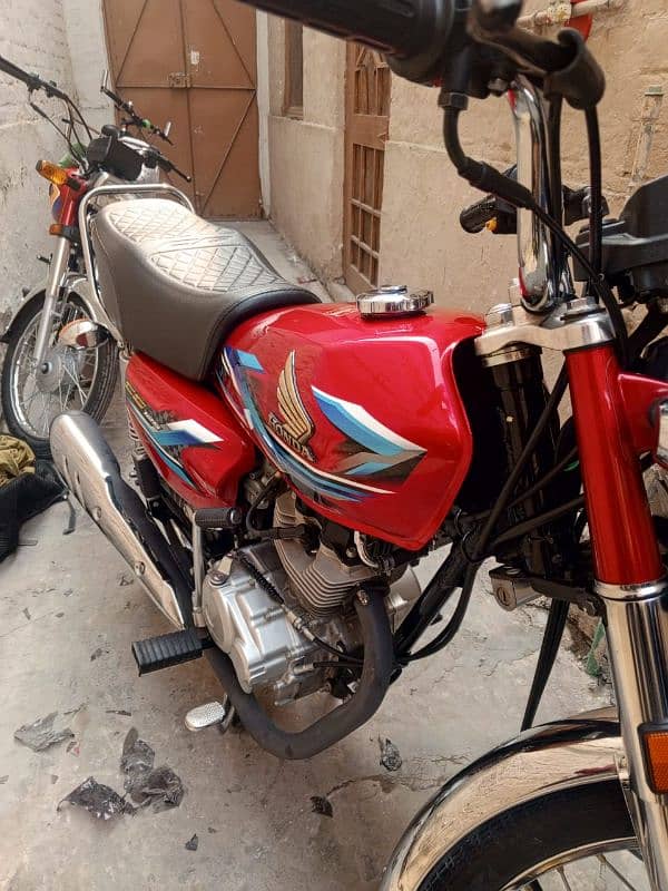 Honda 125 (2024) (RED) 10