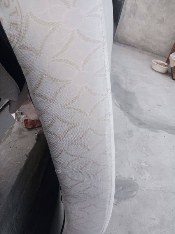 mattress in new condition 1