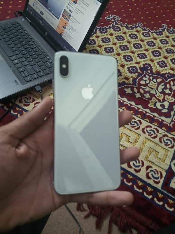 iPhone Xs max 2