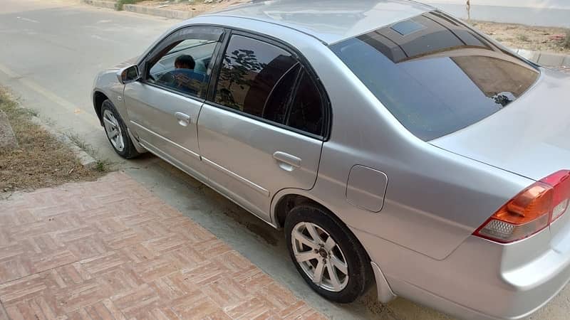 Honda Civic 2005 3