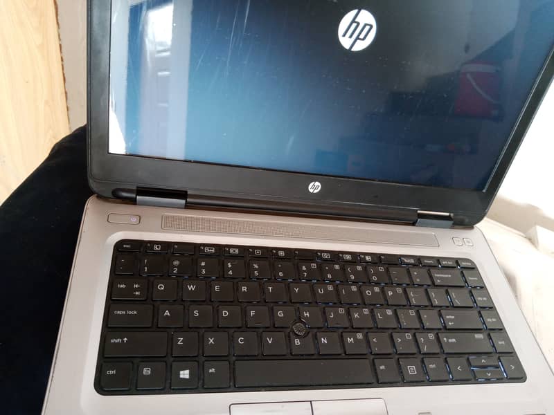 HP laptop cori5 5th generation 1