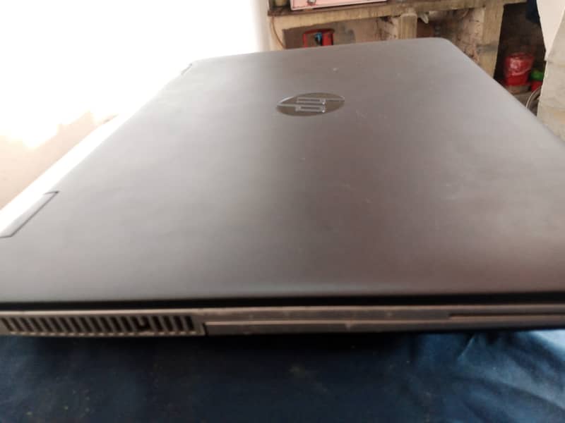 HP laptop cori5 5th generation 2