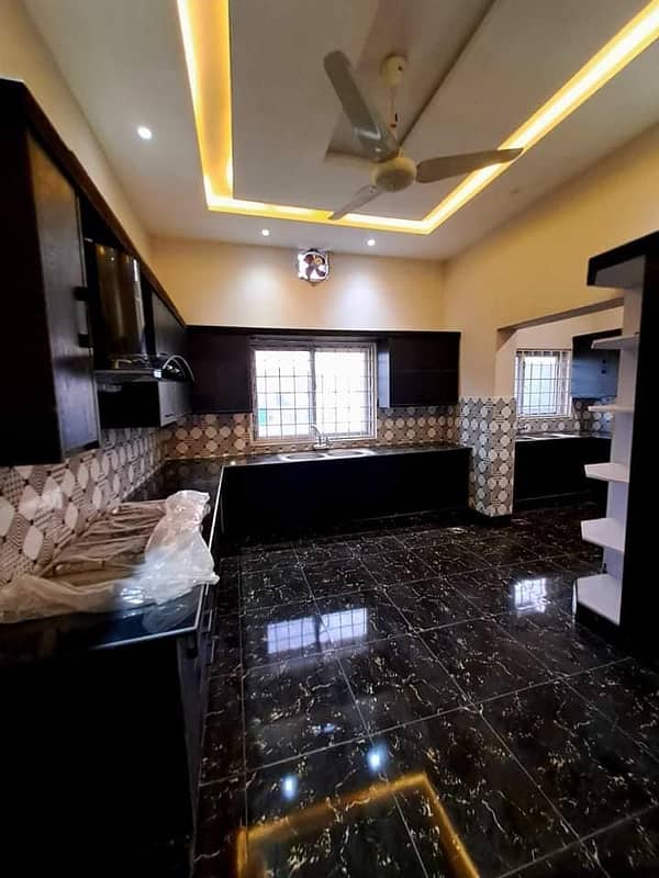 Very beautiful 3 Bed Portion Available For Rent in Gulraiz With All Facilites 24