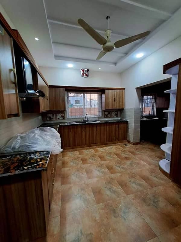 Very beautiful 3 Bed Portion Available For Rent in Gulraiz With All Facilites 25