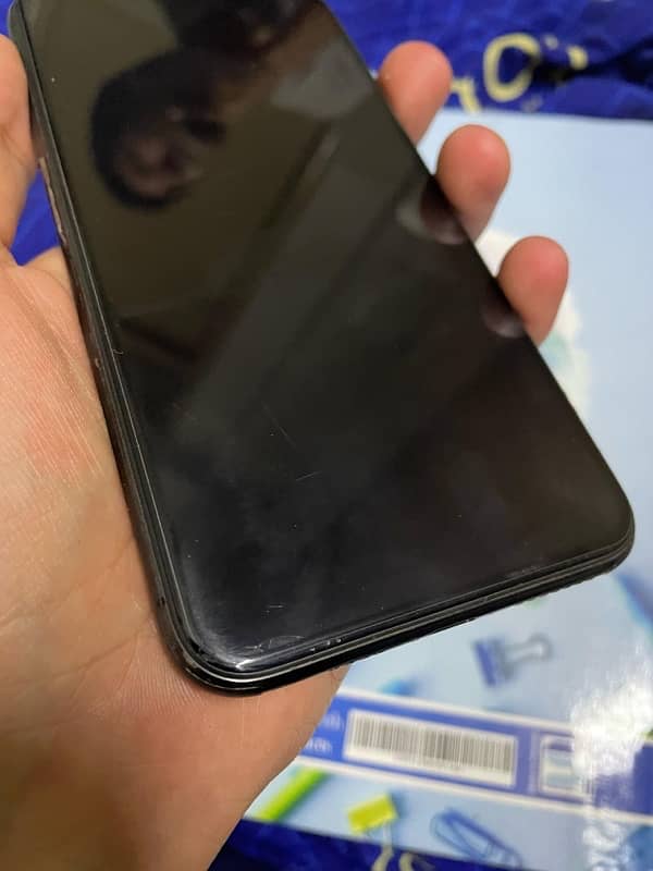 iPhone 11pro max 256gb 8