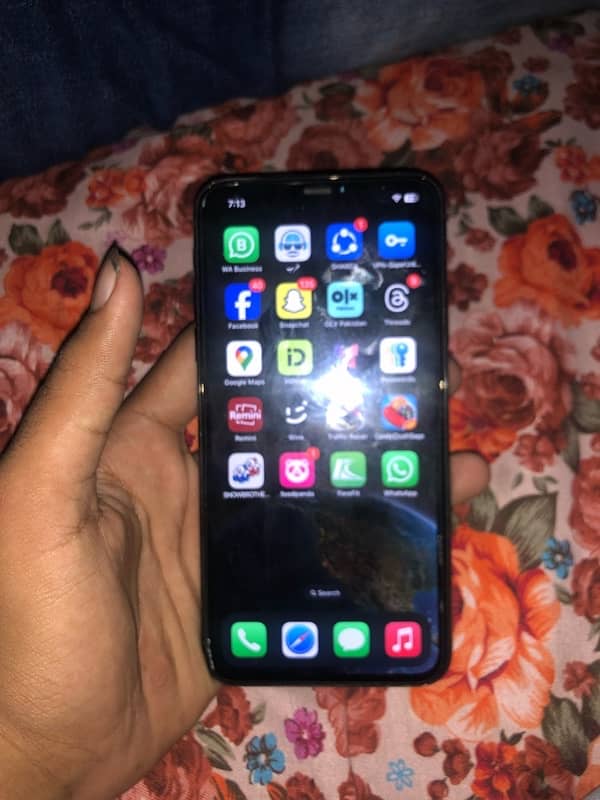 iPhone 11 pro max 64gb (non pta) 1