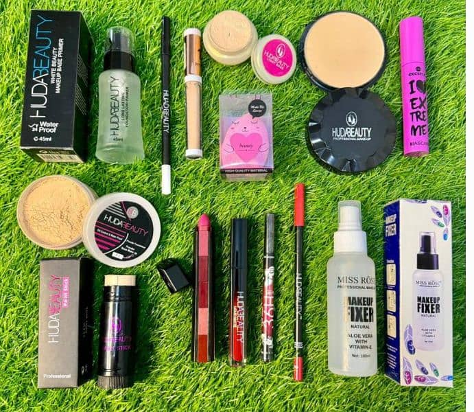 14 in 1 makeup deal. delivery free 0