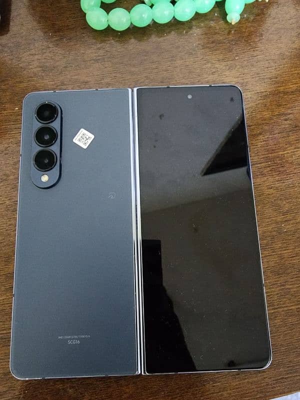 samsung Z fold 4 inside lcd litel dot PTA oficuel aprove 5