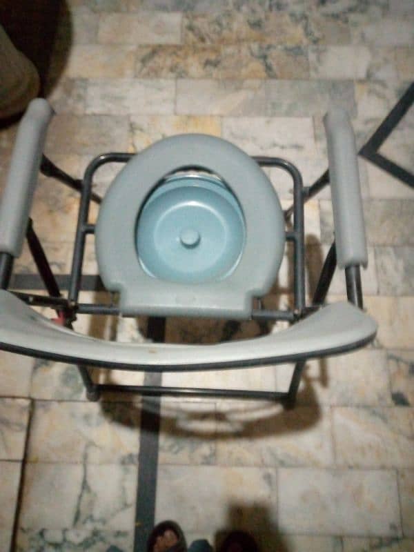 commode chair for disable person 1