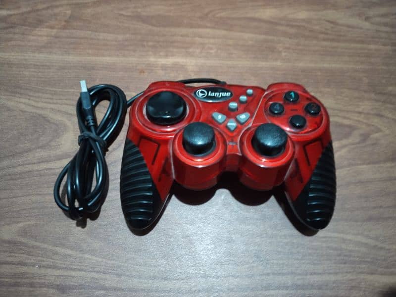 Lanjue Wired Gaming Controller 1