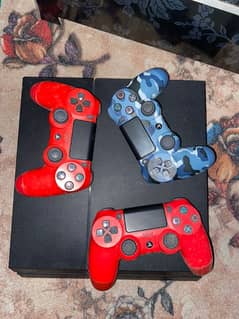 Play Station 4 with 3 Controllers