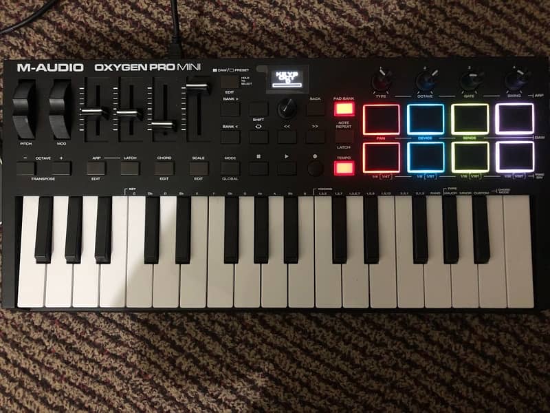 M-Audio Oxygen Pro Mini – 32 Key USB MIDI Keyboard 1