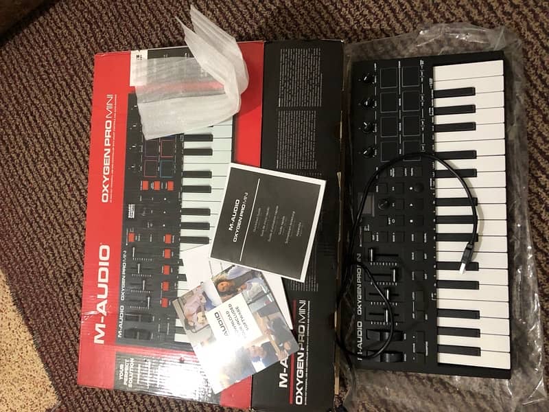 M-Audio Oxygen Pro Mini – 32 Key USB MIDI Keyboard 4