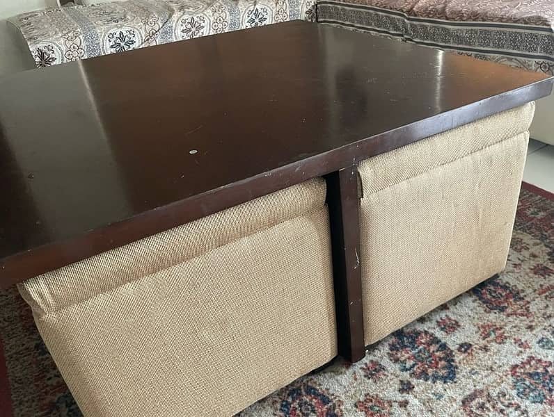 Centre Table with 4 Stools 1