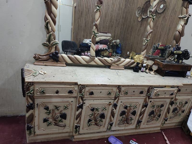 Dressing Table 3