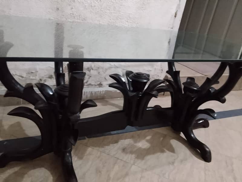 Three set table is in excellent condition 7