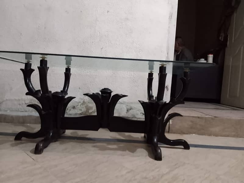 Three set table is in excellent condition 16