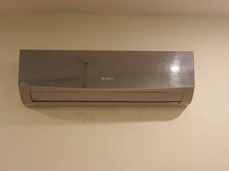 gree 1.5 ton inverter ac 18LITH11M 0