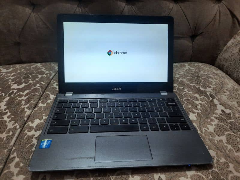 ACER C740 Laptop Chromebook 1