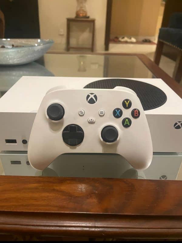 Xbox Series S | White Colour 512 GB 4