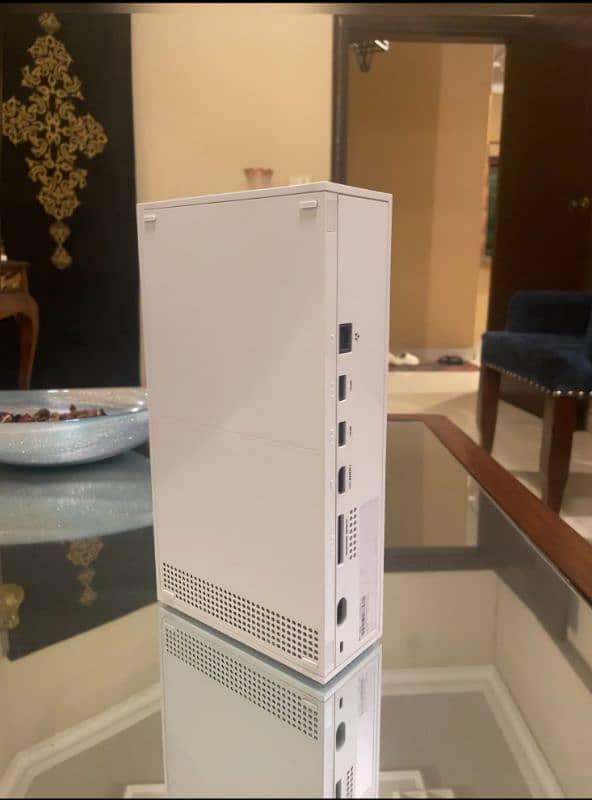 Xbox Series S | White Colour 512 GB 6