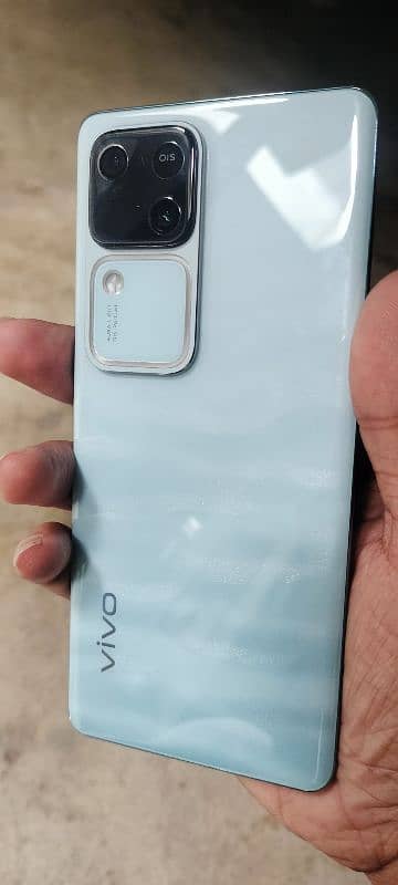 vivo v30 1