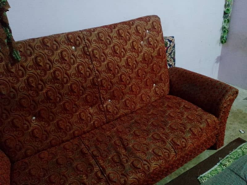 Sofa set available for sale 1