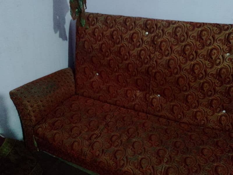 Sofa set available for sale 2