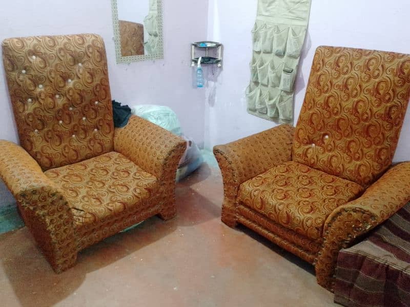 Sofa set available for sale 3