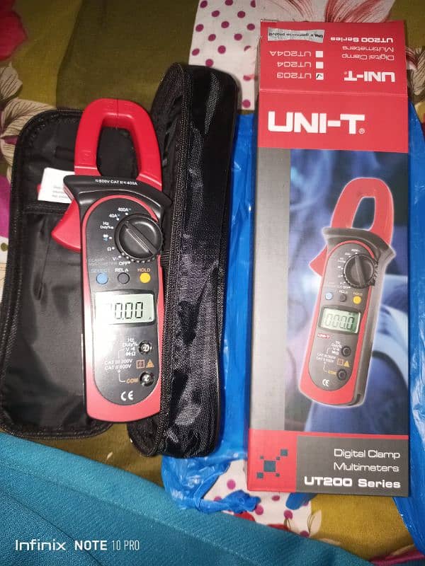 UNI-T Clamp Meter AC/DC Voltage and Ampere 3