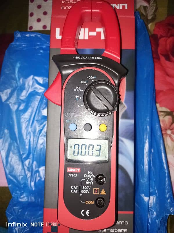 UNI-T Clamp Meter AC/DC Voltage and Ampere 4