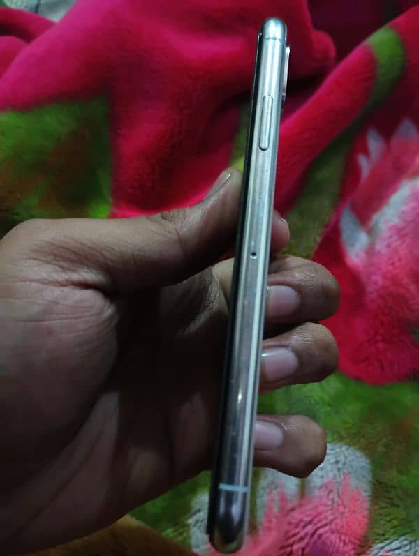 iphone x (white) PTA Approved 1