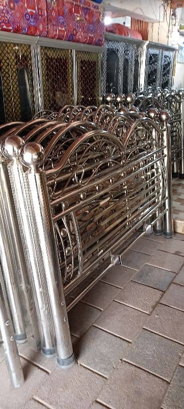 steel beds in factory outlet 4