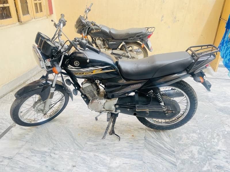 Yamaha YB125Z black 1