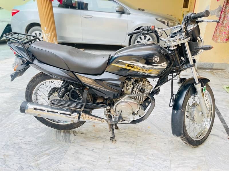 Yamaha YB125Z black 4