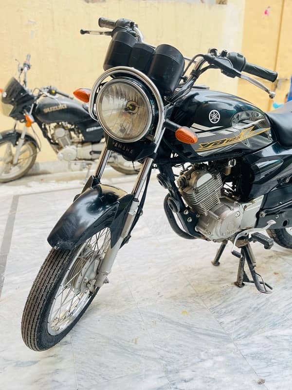 Yamaha YB125Z black 5