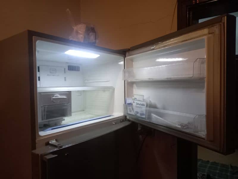 16 cubic Refrigerator NonFunctional 2