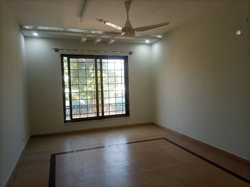 Beautiful Upper Portion Available For Rent In F10 27