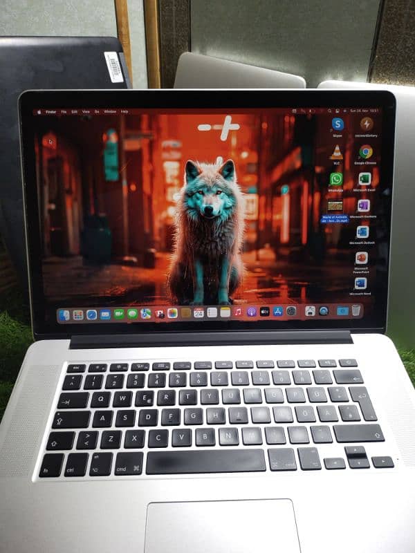 Apple MacBook Pro 2015 i7 16/512/2GB Card 0