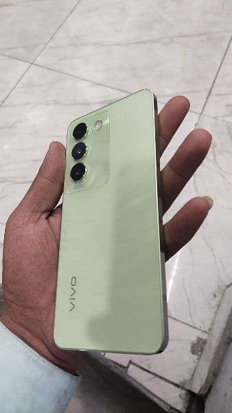 vivo y100 8gb128gb full box 11 month warranty green colour 10 by 10 2